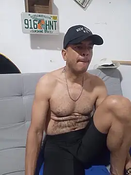 Snapshot of latinmartin73 chatting on November 3, 2025, 7:50 pm latinmartin73 online show from November 3, 2025, 7:50 pm