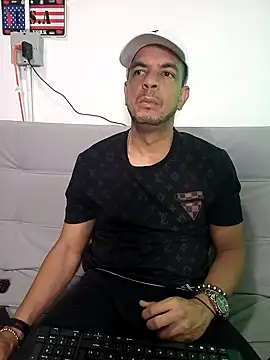 latinmartin73 online show from February 13, 2025, 1:29 am