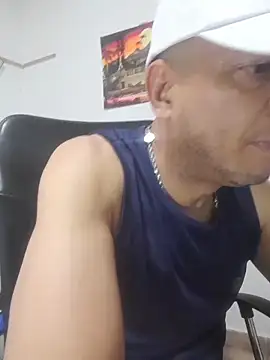 Snapshot of latinmartin73 chatting on November 18, 2025, 8:01 pm latinmartin73 online show from November 18, 2025, 8:01 pm