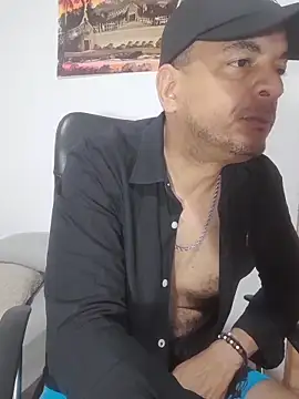 Snapshot of latinmartin73 chatting on November 17, 2025, 7:18 pm latinmartin73 online show from November 17, 2025, 7:18 pm