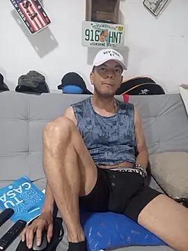 Snapshot of latinmartin73 chatting on November 15, 2025, 8:57 pm latinmartin73 online show from November 15, 2025, 8:57 pm