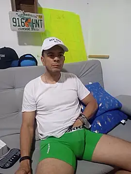 Snapshot of latinmartin73 chatting on October 22, 2025, 11:58 pm latinmartin73 online show from October 22, 2025, 11:58 pm