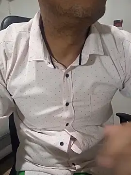 latinmartin73 online show from February 13, 2026, 12:43 am