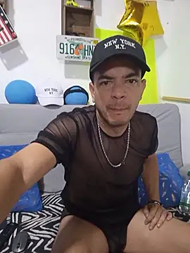 Snapshot of latinmartin73 chatting on October 11, 2025, 3:13 pm latinmartin73 online show from October 11, 2025, 3:13 pm