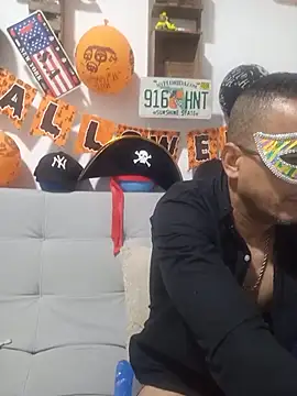 Snapshot of latinmartin73 chatting on November 1, 2025, 12:28 am latinmartin73 online show from November 1, 2025, 12:28 am