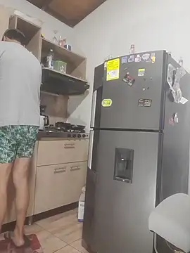 latinmartin73 online show from December 15, 2025, 2:28 am