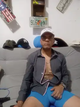 Snapshot of latinmartin73 chatting on November 11, 2025, 10:58 pm latinmartin73 online show from November 11, 2025, 10:58 pm