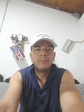 Snapshot of latinmartin73 chatting on November 16, 2025, 1:05 pm latinmartin73 online show from November 16, 2025, 1:05 pm