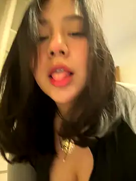 kittyfresita online show from October 8, 2025, 2:24 am