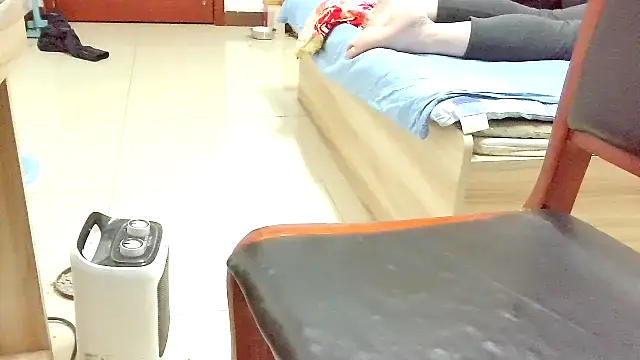 huzi518 online show from November 2, 2025, 11:59 am