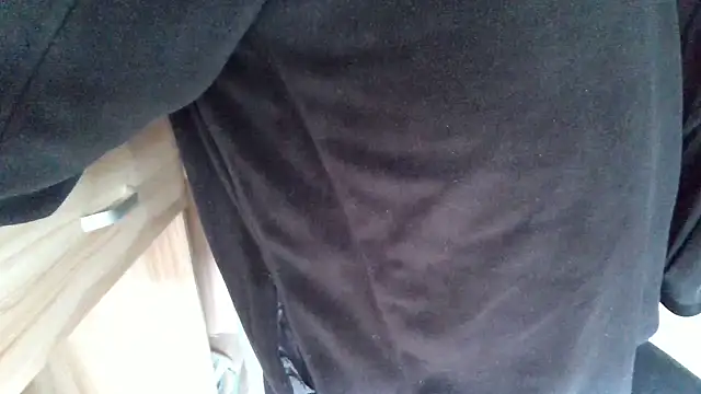 huzi518 online show from April 4, 2026, 1:12 am