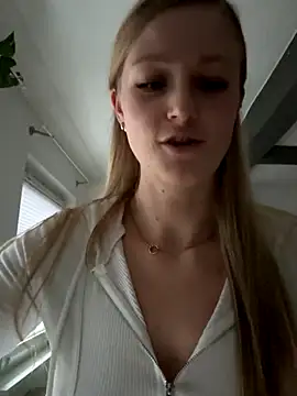 Snapshot of godspot_ chatting on November 1, 2025, 3:39 pm godspot online show from November 1, 2025, 3:39 pm