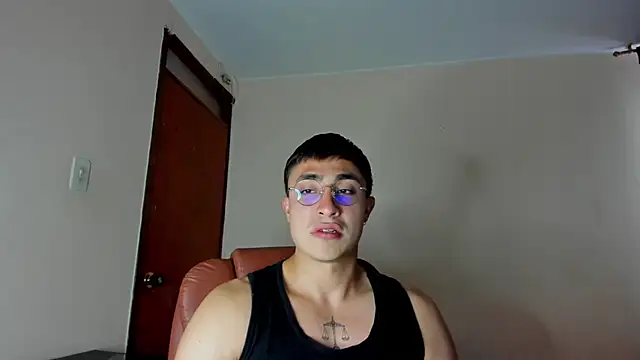 Leoknight online show from February 4, 2025, 10:02 pm