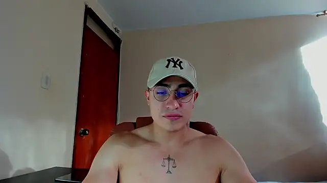 Leoknight online show from February 1, 2025, 9:29 pm