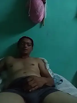 Andresguz35 online show from December 2, 2025, 5:09 am