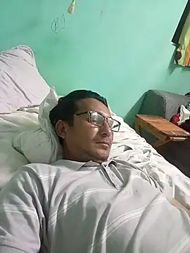 Andresguz35 online show from February 15, 2026, 2:34 am