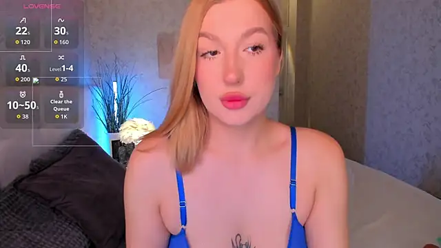 Emma  Leee online show from November 17, 2025, 12:47 am