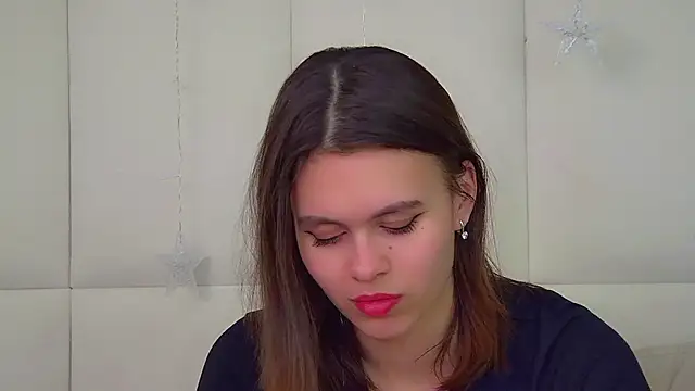 PollyLanders online show from December 15, 2025, 6:14 pm