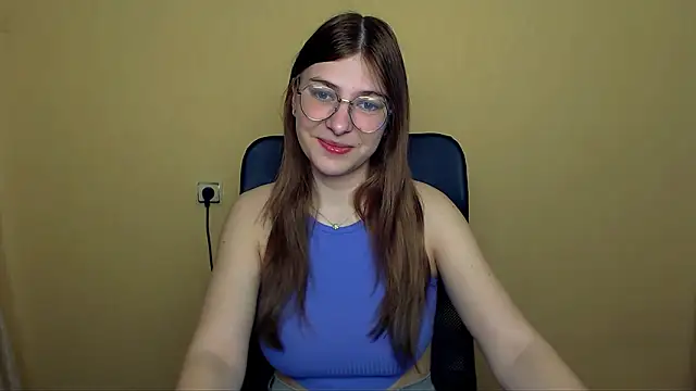 Luna Lush  online show from April 4, 2026, 8:32 am