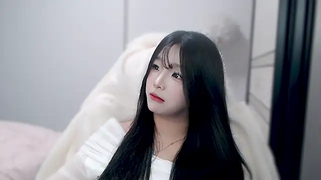 Snapshot of Legend-Night chatting on February 11, 2025, 2:35 pm Legend-Night online show from February 11, 2025, 2:35 pm