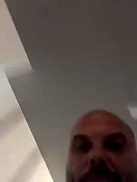 Javierchico online show from June 11, 2026, 4:37 pm