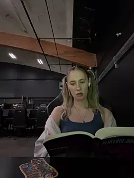 M1ssyk1ssy online show from March 20, 2026, 7:15 pm