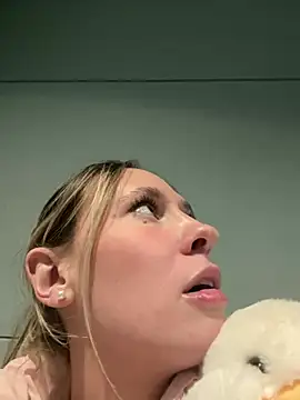 M1ssyk1ssy online show from January 8, 2025, 5:48 am