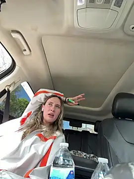 M1ssyk1ssy online show from April 24, 2026, 8:44 pm