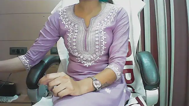 Snapshot of collage_hoty chatting on January 13, 2026, 4:16 am collage hoty online show from January 13, 2026, 4:16 am