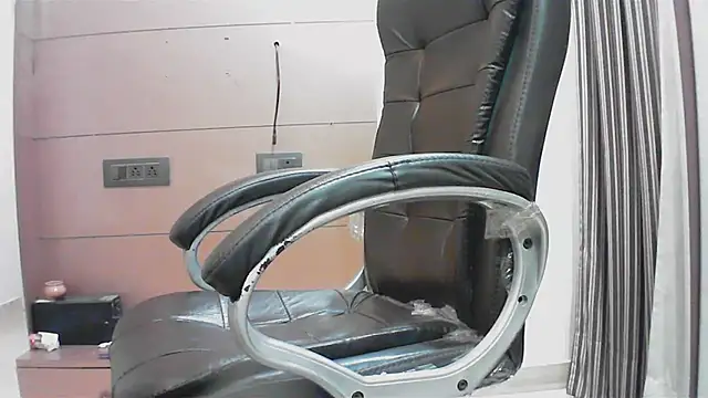 collage hoty online show from October 7, 2025, 5:25 pm