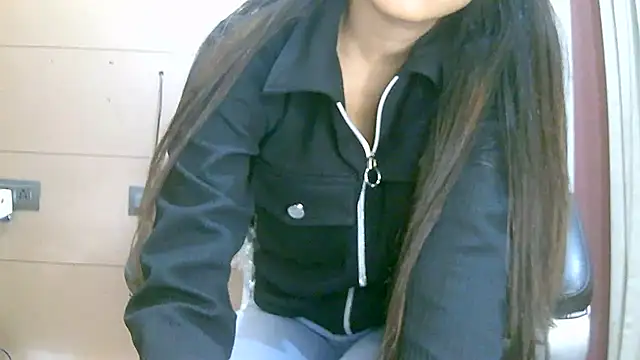 collage hoty online show from November 16, 2025, 4:56 pm