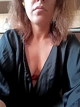Snapshot of ladyrrr chatting on May 28, 2026, 4:35 pm ladyrrr online show from May 28, 2026, 4:35 pm