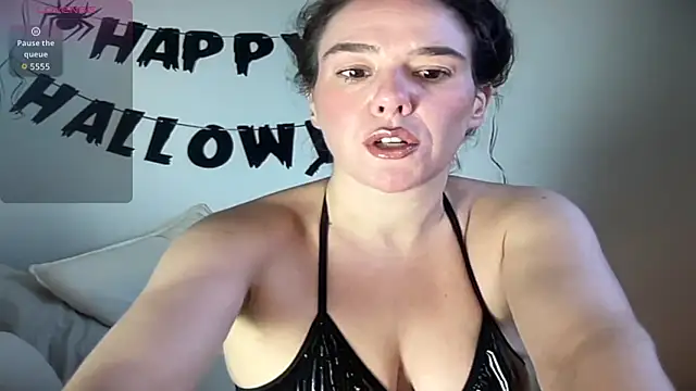 Snapshot of MilkyHoneyLullabies chatting on October 31, 2025, 1:08 pm MilkyHoneyLullabies online show from October 31, 2025, 1:08 pm