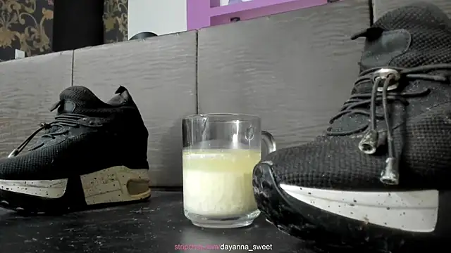 dayanna sweet online show from December 16, 2025, 6:06 am