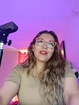 Naty Mature  online show from February 24, 2025, 8:14 pm