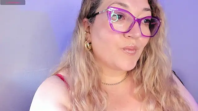 Naty Mature  online show from May 27, 2026, 6:26 pm