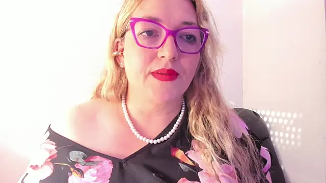 Snapshot of Naty_Mature_ chatting on October 16, 2025, 9:17 am Naty Mature online show from October 16, 2025, 9:17 am