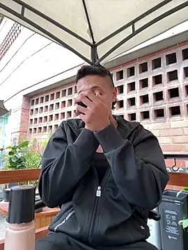 Snapshot of _PhillipBrown chatting on February 1, 2025, 8:47 pm PhillipBrown online show from February 1, 2025, 8:47 pm