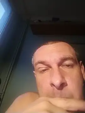 Snapshot of Andrzej-M chatting on May 16, 2026, 6:40 pm Andrzej-M online show from May 16, 2026, 6:40 pm