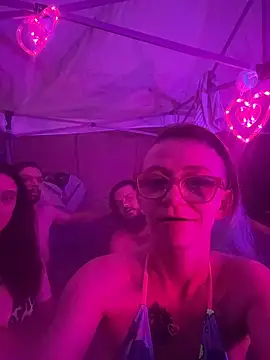 Snapshot of NovaLove2002 chatting on February 9, 2026, 4:43 am NovaLove2002 online show from February 9, 2026, 4:43 am