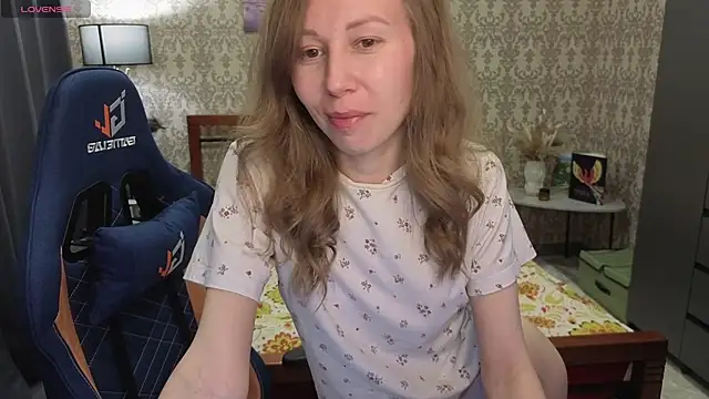 Snapshot of Lill_Mary chatting on February 3, 2026, 3:15 am Lill Mary online show from February 3, 2026, 3:15 am