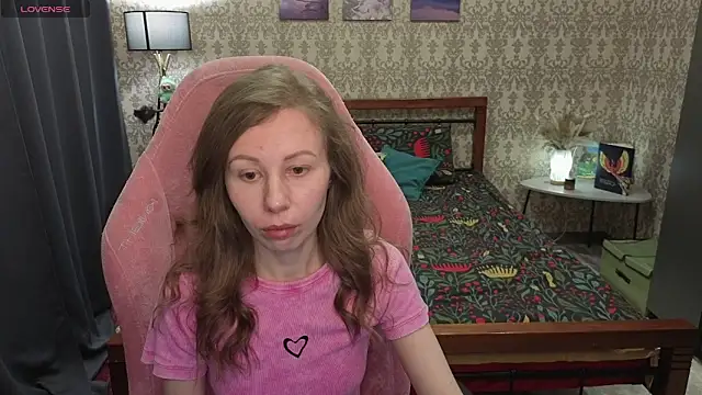 Snapshot of Lill_Mary chatting on February 2, 2026, 2:32 am Lill Mary online show from February 2, 2026, 2:32 am