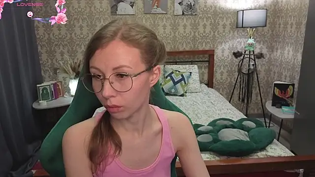 Snapshot of Lill_Mary chatting on February 19, 2026, 3:14 am Lill Mary online show from February 19, 2026, 3:14 am