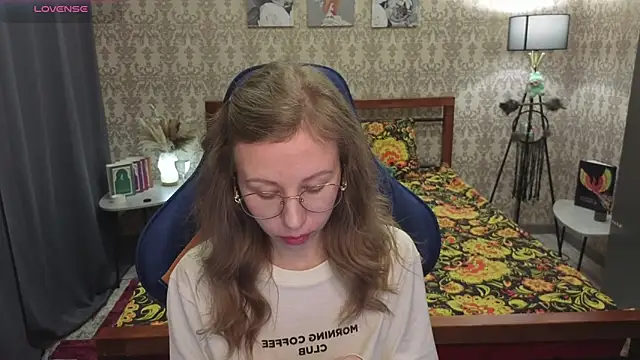 Snapshot of Lill_Mary chatting on February 6, 2026, 2:18 am Lill Mary online show from February 6, 2026, 2:18 am