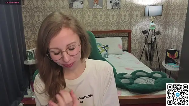 Snapshot of Lill_Mary chatting on February 14, 2026, 2:56 am Lill Mary online show from February 14, 2026, 2:56 am