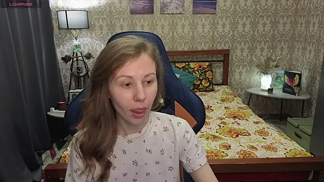 Snapshot of Lill_Mary chatting on February 3, 2026, 6:51 am Lill Mary online show from February 3, 2026, 6:51 am