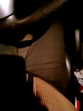 catopper0001 online show from November 1, 2025, 10:03 pm