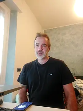 Snapshot of Marcolino183 chatting on December 16, 2025, 8:29 am Marcolino183 online show from December 16, 2025, 8:29 am