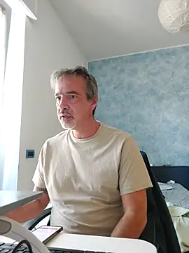 Snapshot of Marcolino183 chatting on May 21, 2026, 7:17 am Marcolino183 online show from May 21, 2026, 7:17 am
