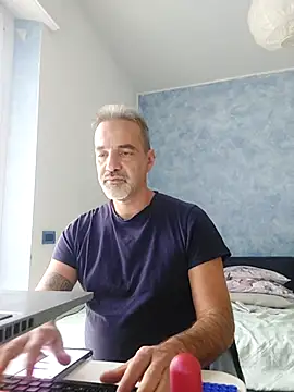 Snapshot of Marcolino183 chatting on October 15, 2025, 7:16 am Marcolino183 online show from October 15, 2025, 7:16 am